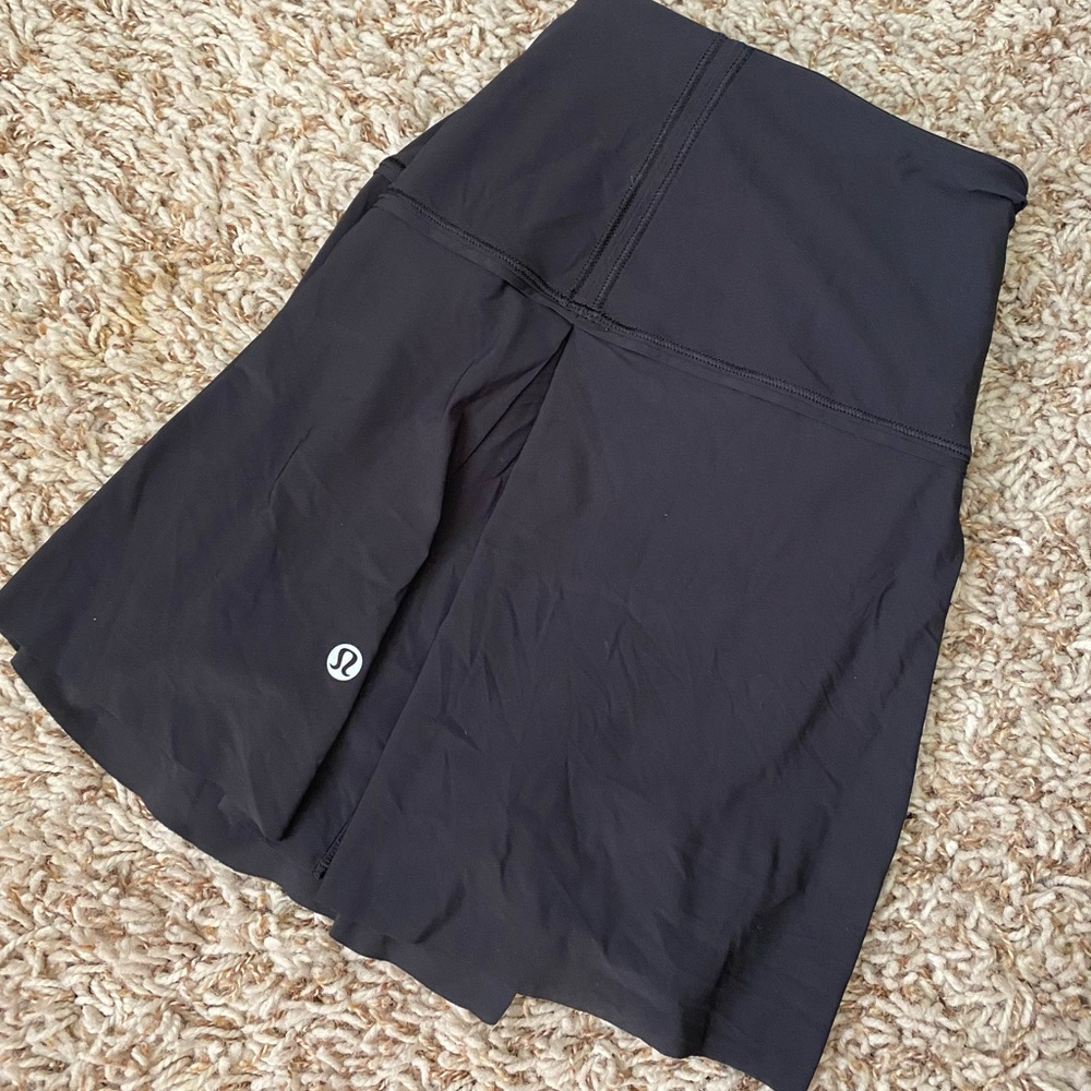 NEW LULULEMON SKIRT